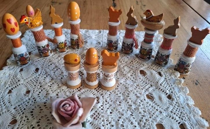 3 Sets handgemaakte paasdecoratie van houten klosjes 1, Diversen, Pasen, -, -, Ophalen of Verzenden, Zo goed als nieuw