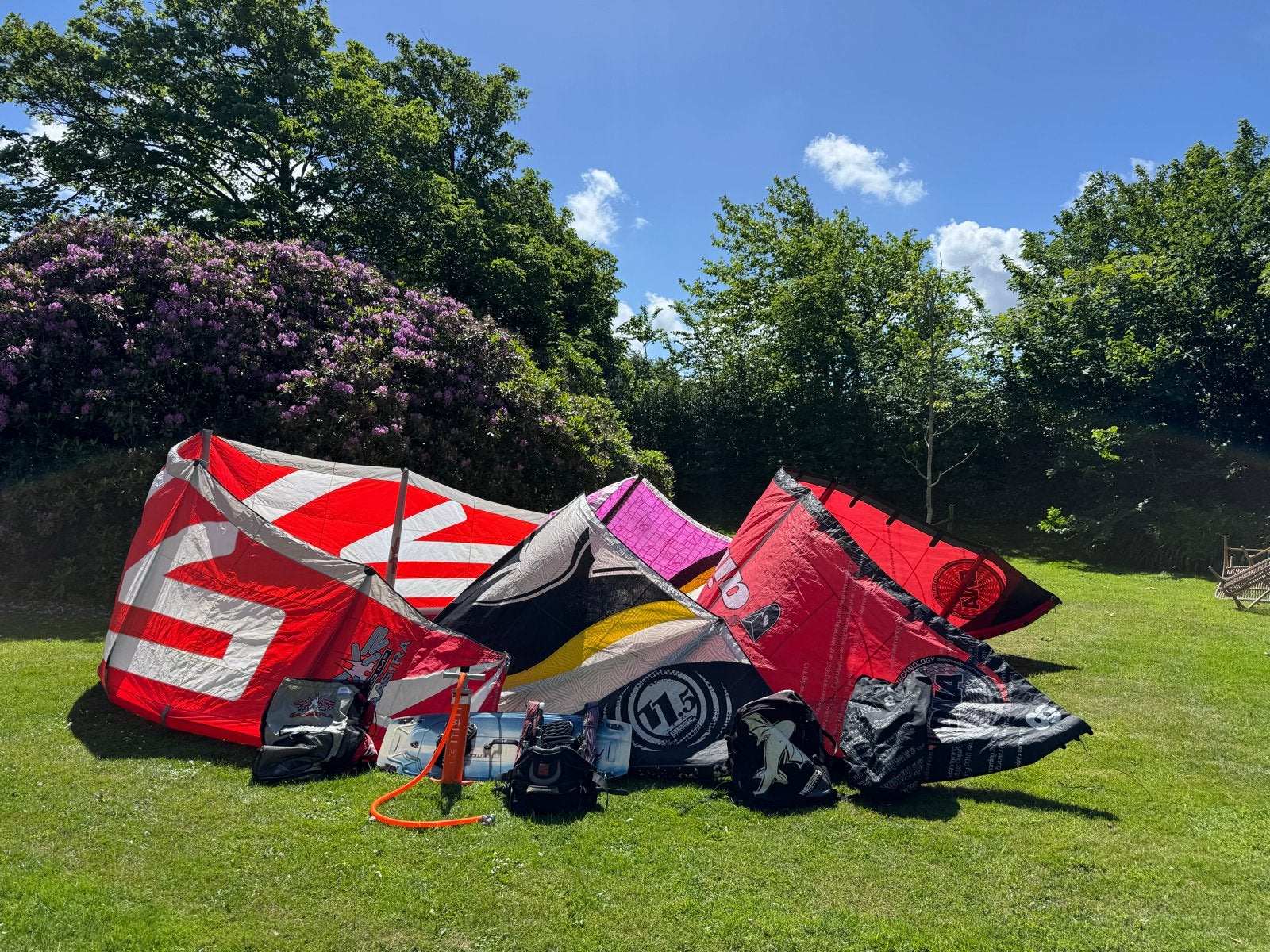 Complete Kitesurf Set – 3 Kites + Board + Trapeze + Bars, Watersport en Boten, Kitesurfen, Ophalen, Gebruikt, Kitesurf-set, Twintip