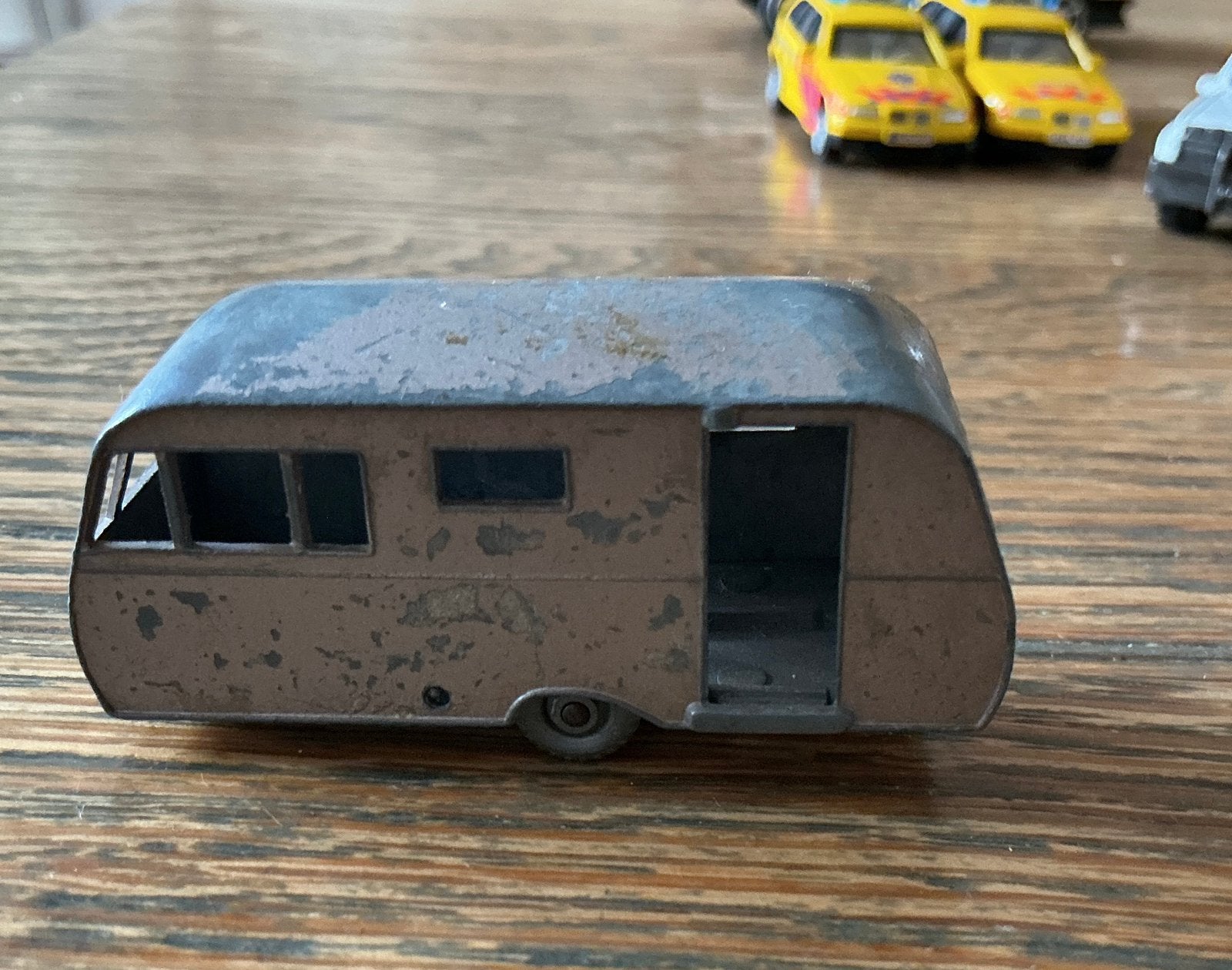 VINTAGE LESNEY MATCHBOX NO 23 BLUEBIRD DAUPHINE CARAVAN, Ophalen, Gebruikt, Overige typen