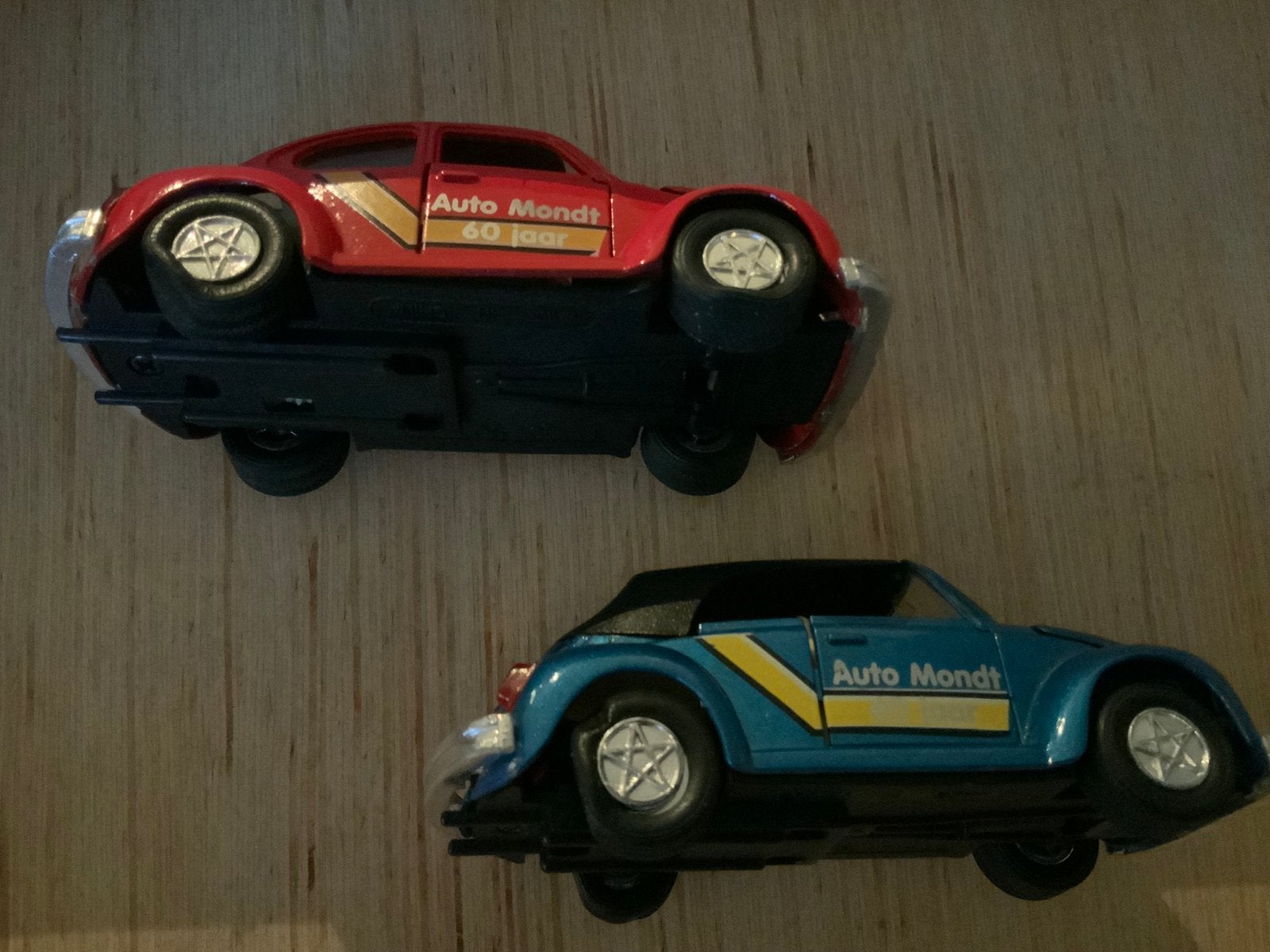 Twee kevers van Auto Mondt. ter ere van het 60 jaar, Ophalen of Verzenden