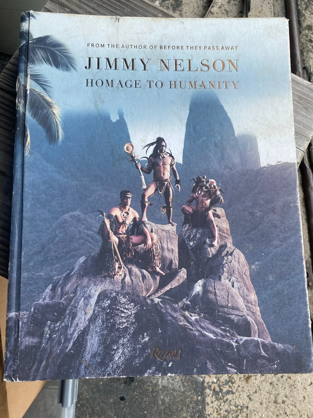 Fotoboek  boek Jimmy Nelson - Homage to Humanity (30x38 cm), Afrika, Overige typen, Ophalen of Verzenden, Gelezen