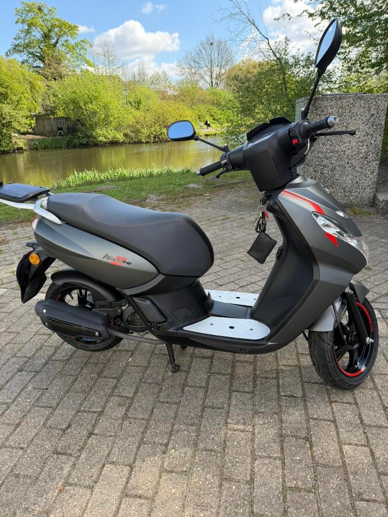 Peugeot   Kisbee 3375km, Ophalen, Zo goed als nieuw, Benzine, Overige modellen