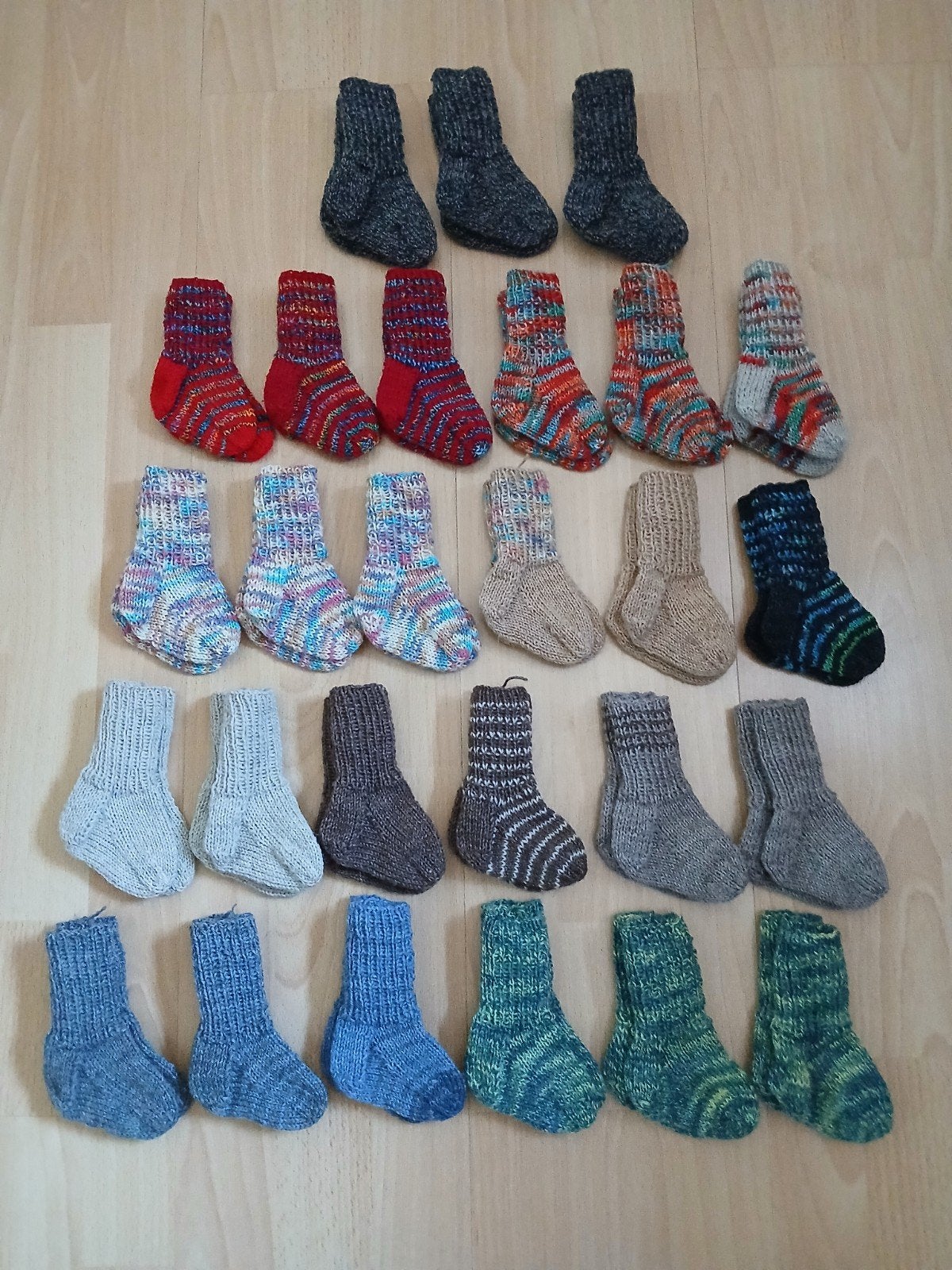 Handgebreide babysokjes., Eigen gebreide sokken, Nieuw, Sokjes, Verzenden