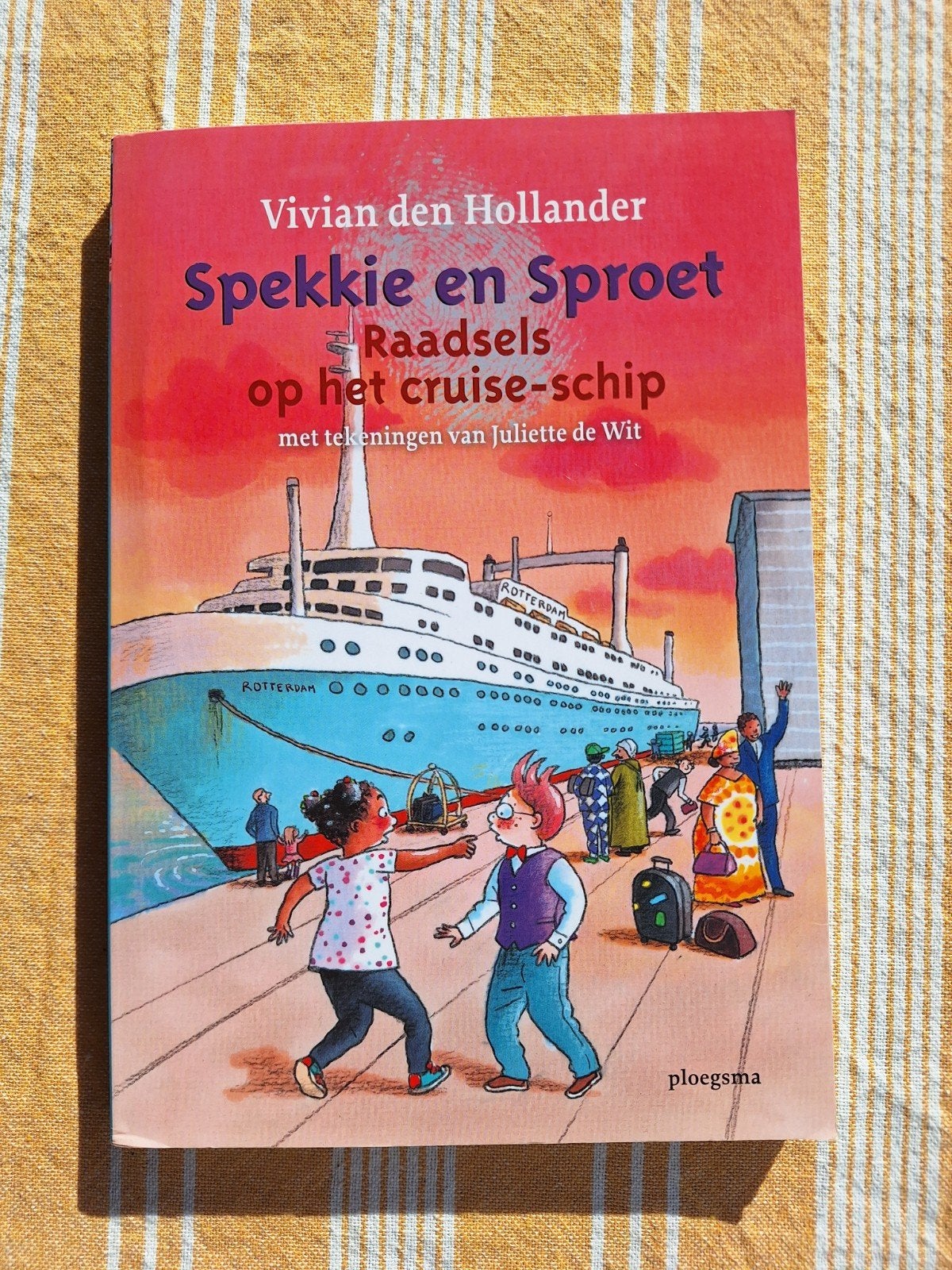 Spekkie en sproet - Raadsels op het cruise-schip, Ophalen of Verzenden, Zo goed als nieuw