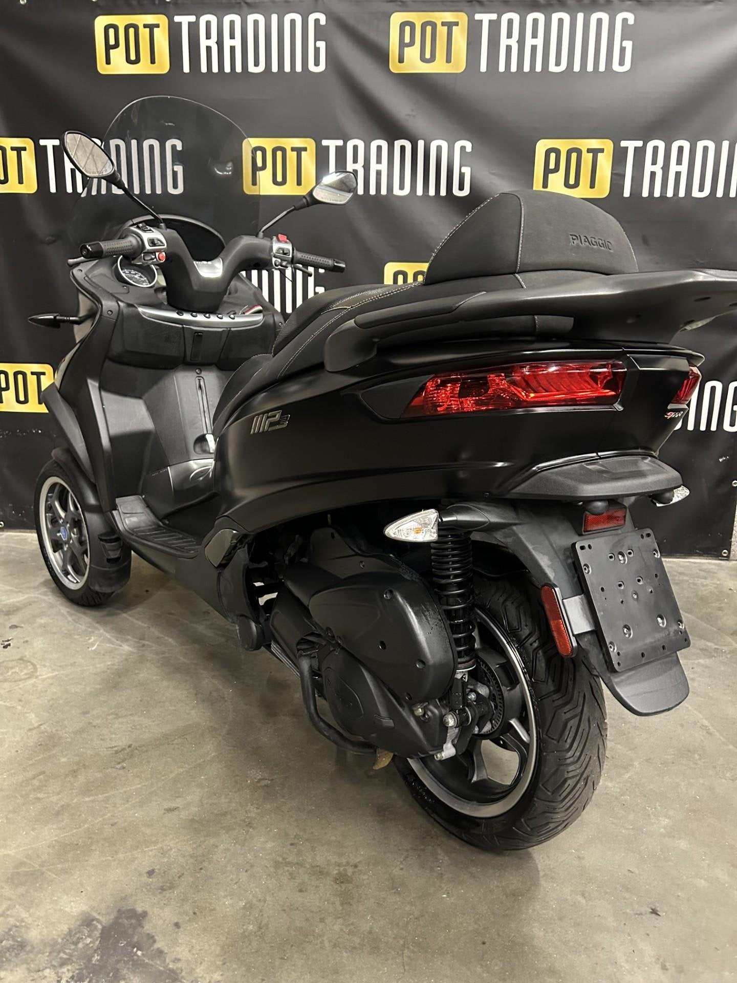 Foto 4 van Piaggio MP3 300 LT 2018 Autorijbewijs LED 3 mnd garantie