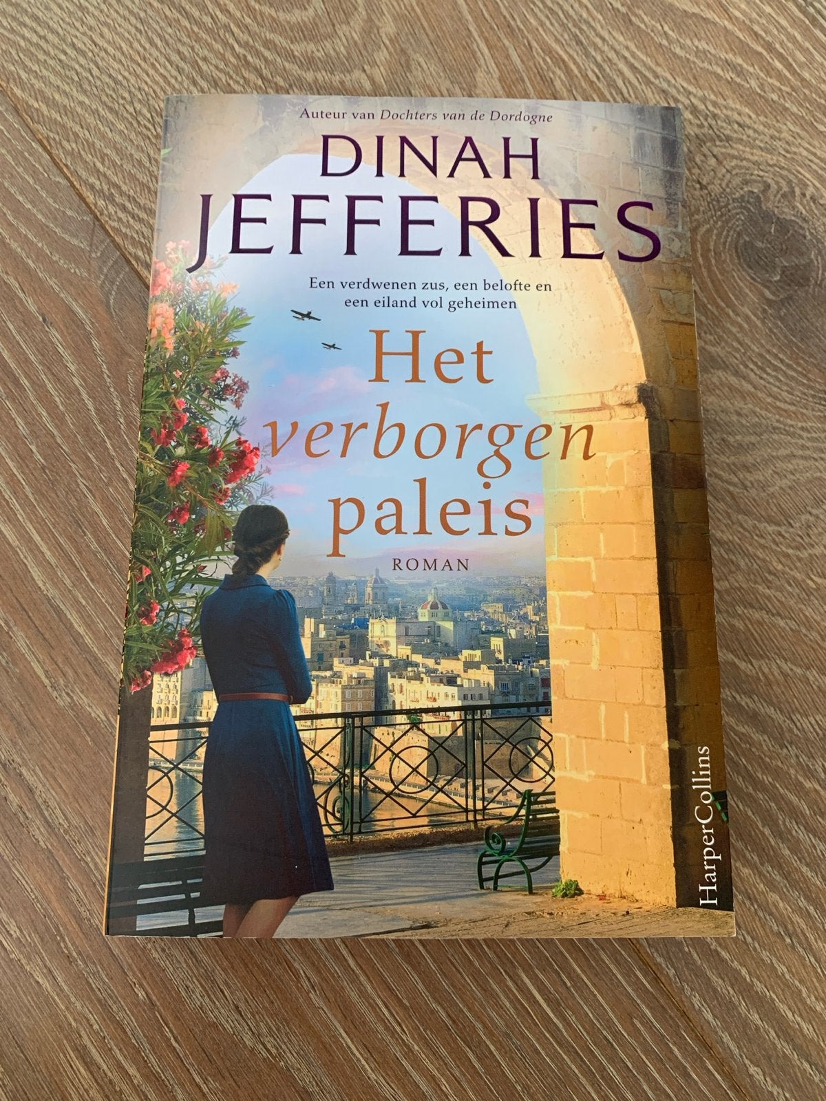 Het verborgen paleis - Dinah Jefferies (Roman), Ophalen of Verzenden, Zo goed als nieuw, Europa overig