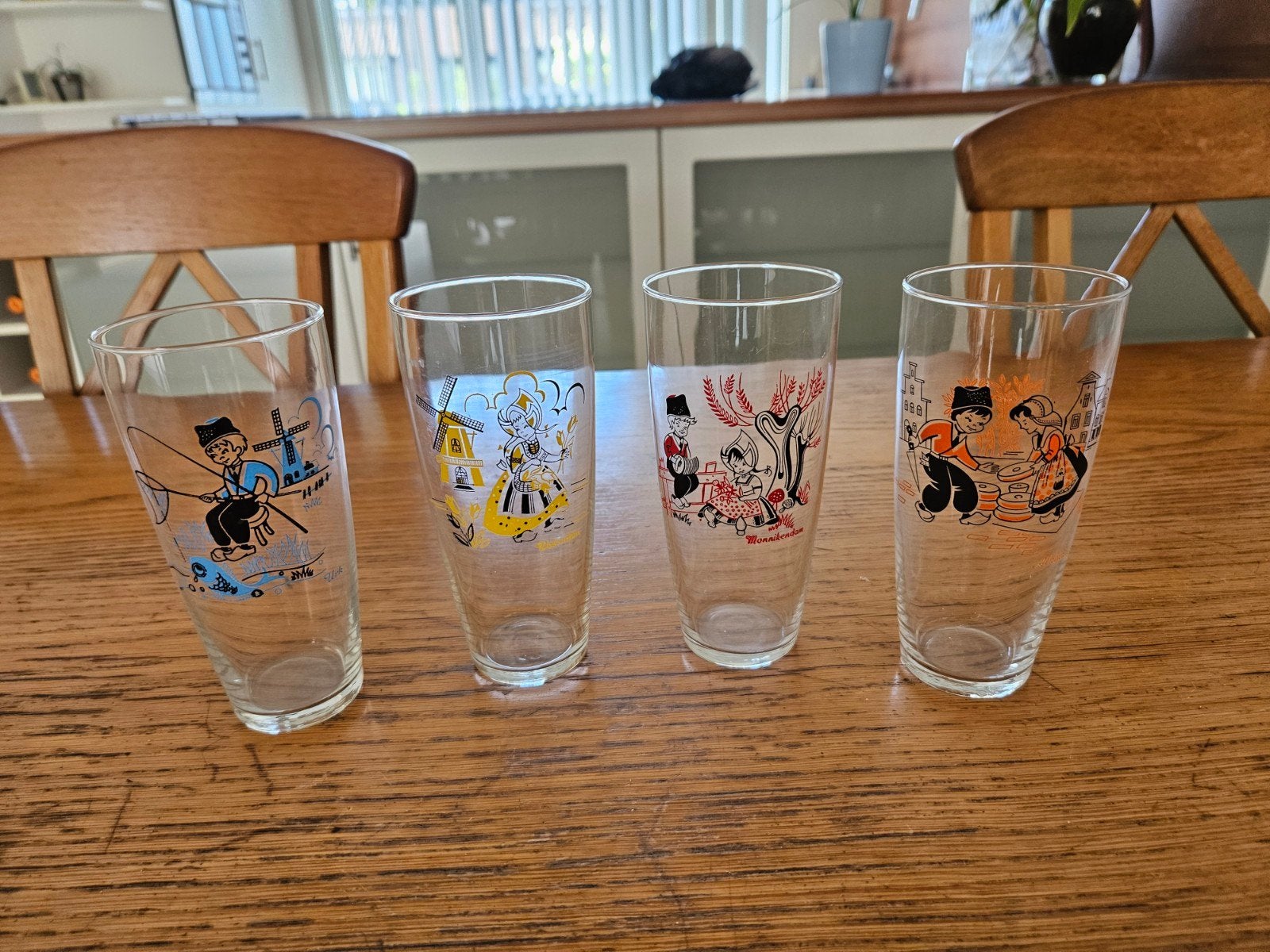 Limonade glazen Hollandse plaatsen, Verzamelen, Glas en Borrelglaasjes, Ophalen, Zo goed als nieuw, Frisdrankglas