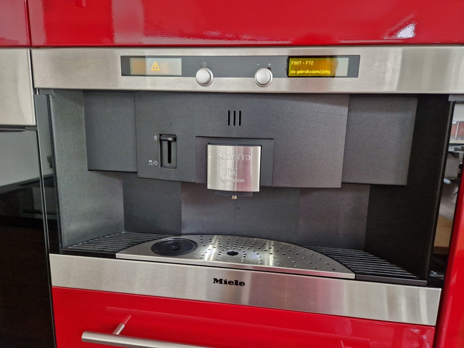 Miele koffie apparaat cva 2660 voor Nespresso cups, Ophalen, Niet werkend