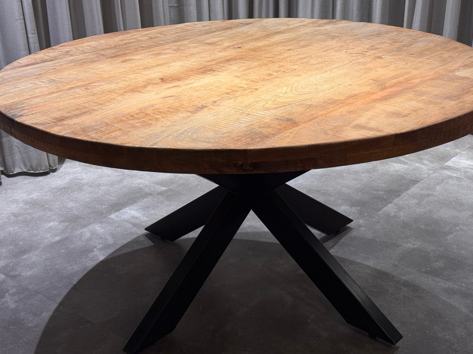 Ronde eettafel 150cm mangohout met stalen poten, 150 tot 200 cm, Rond, Ophalen of Verzenden, Zo goed als nieuw
