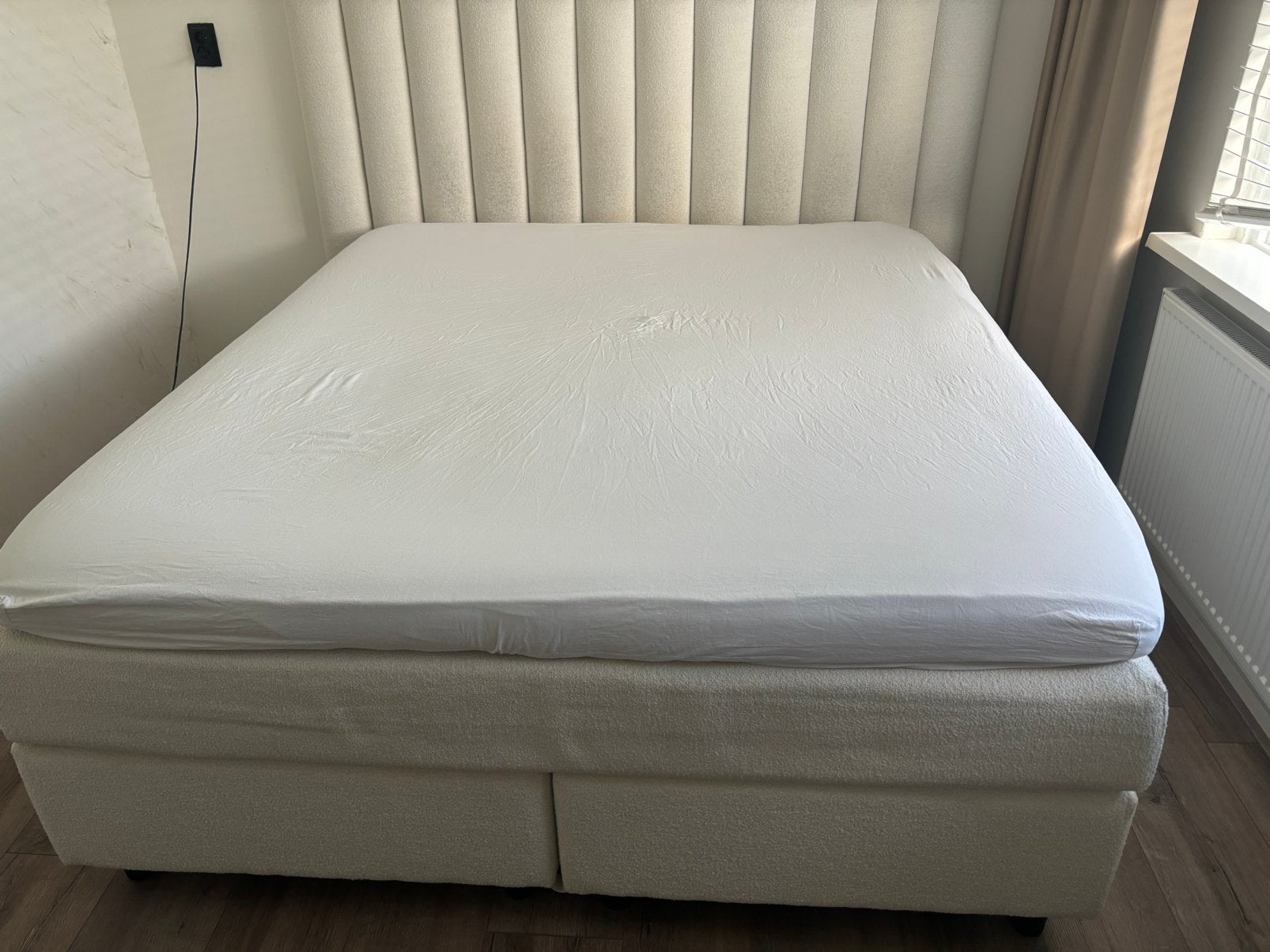 Boucle boxspring, Huis en Inrichting, Gebruikt, Tweepersoons, Ophalen of Verzenden, 180 cm