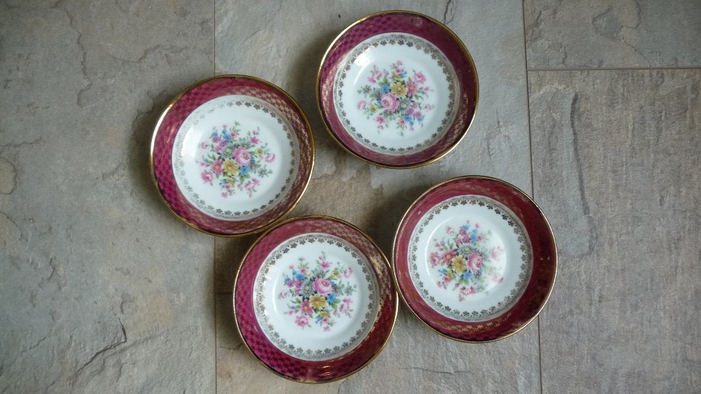 4 Bavaria schaaltjes, Ophalen of Verzenden
