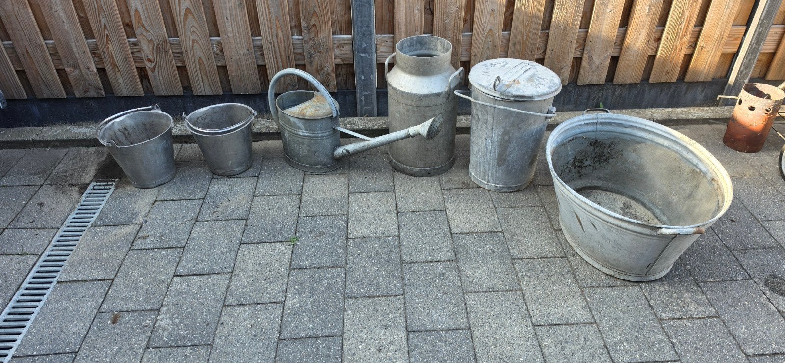 Oude zinken prullenbak/emmer/gieter/melkbus/kuip, Ophalen