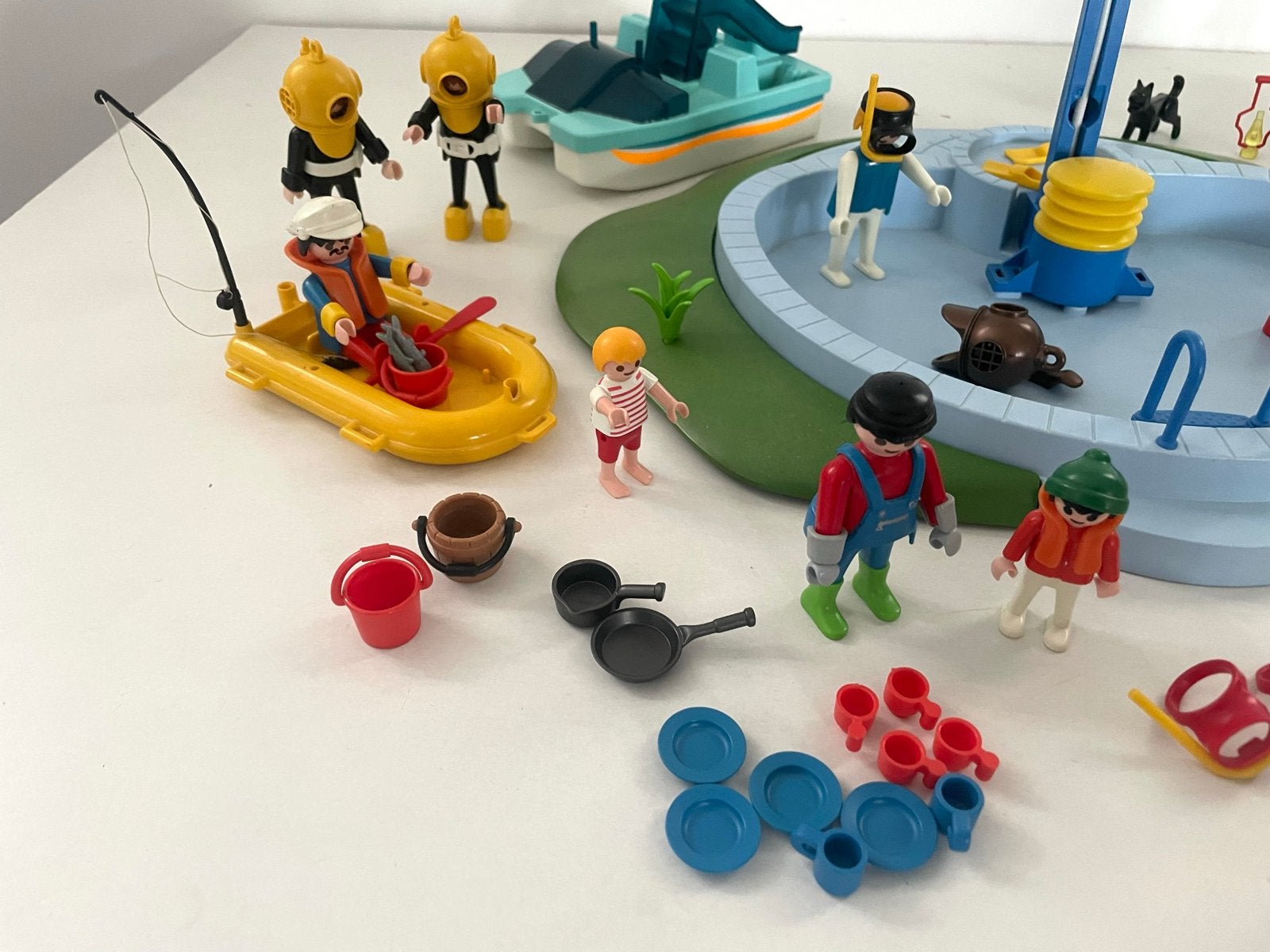 Grote Playmobil set met zwembad, boot en veel figuren, Ophalen of Verzenden, Gebruikt