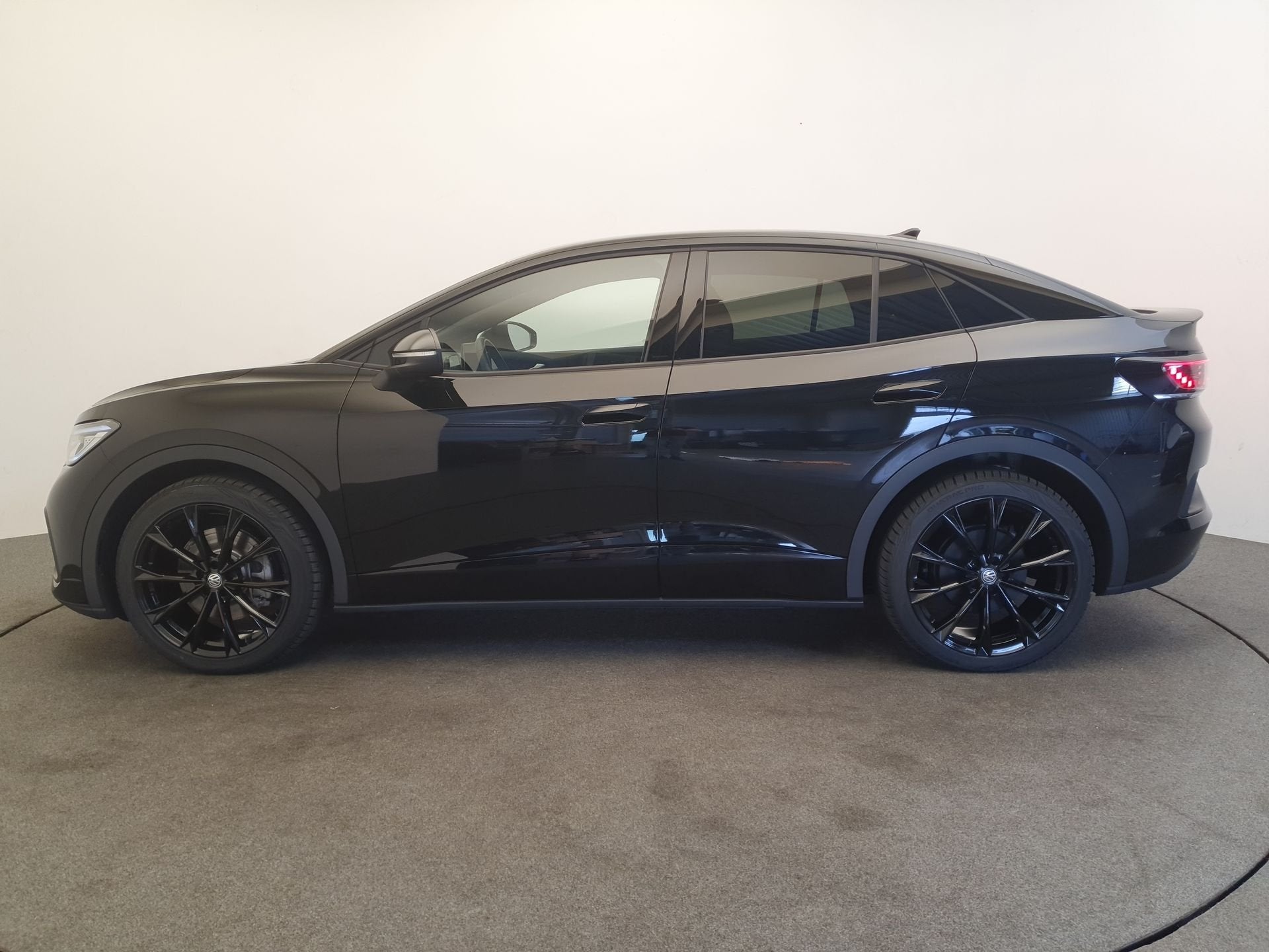 Volkswagen ID.5 Pro Business 77 kWh Panoramadak, Topsport st, Auto's, Volkswagen, Automaat, Achterwielaandrijving, 495 min, Zwart
