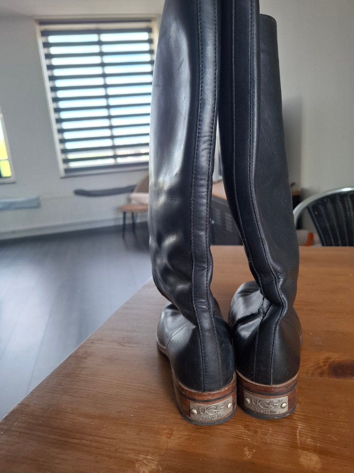 UGG hoge winterlaarzen, zolen als nieuw. maat 37, Ophalen, Zo goed als nieuw, Zwart