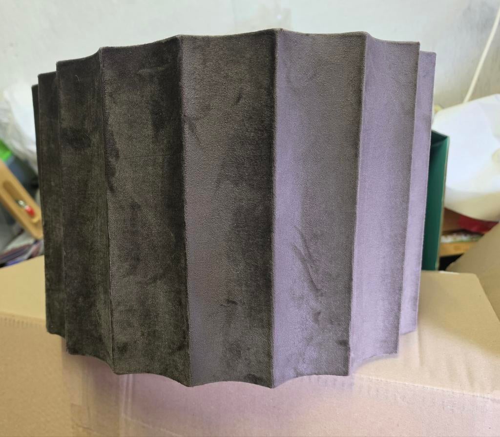 Bruin velvet lampenkap, Ophalen, 25 tot 50 cm, Modern, Plissé, Zo goed als nieuw