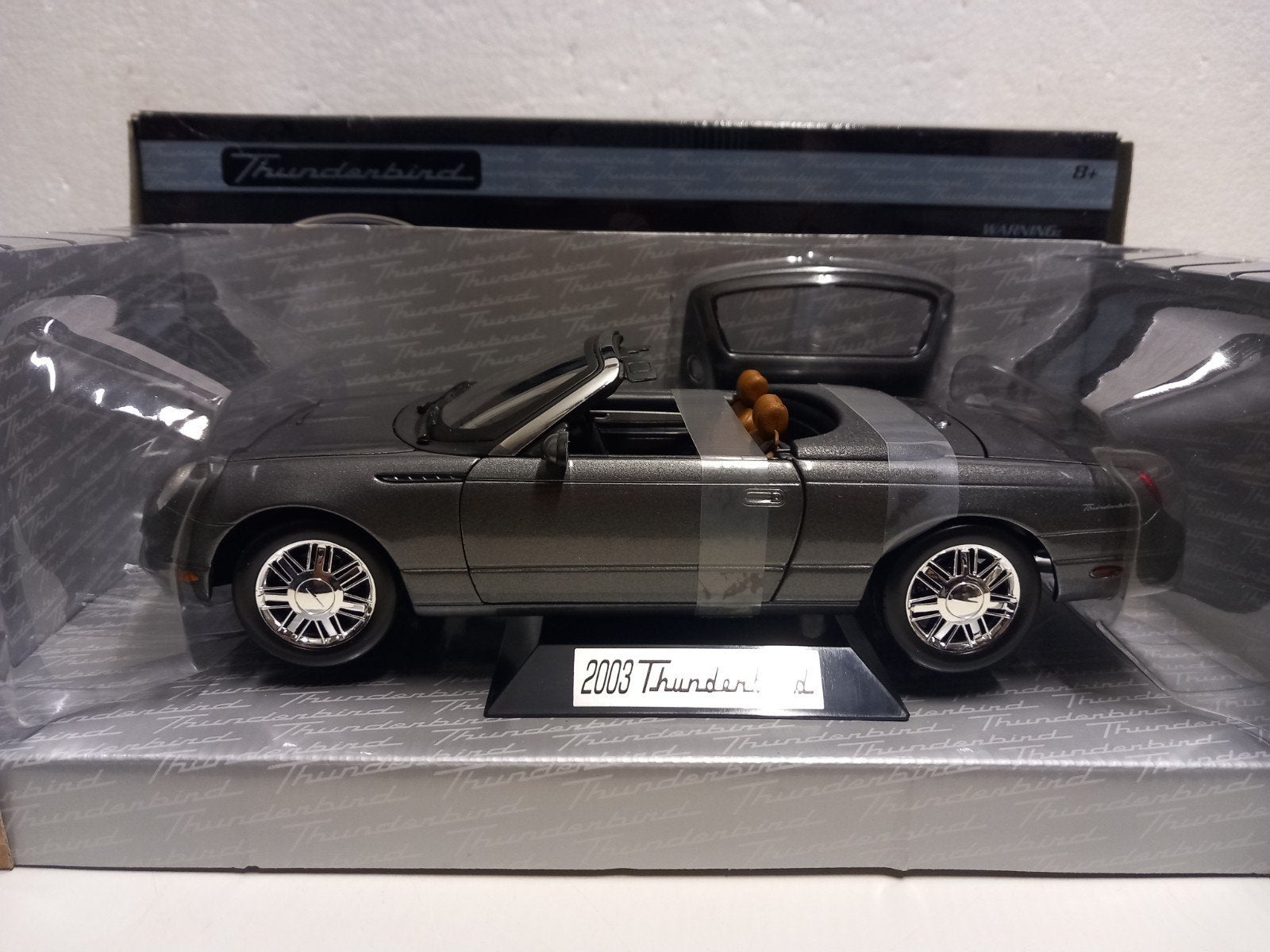 Ford Thunderbird hard top antraciet Beanstalk metal 1:18 KRD, Hobby en Vrije tijd, Modelauto's | 1:18, Ophalen of Verzenden, Zo goed als nieuw