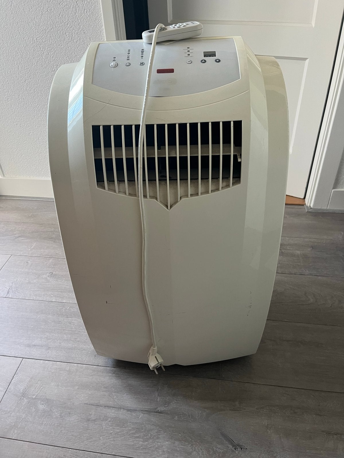 Mobiele Airco met afstandsbediening en afvoerslang, Ophalen, Gebruikt, Minder dan 60 m³, 3 snelheden of meer