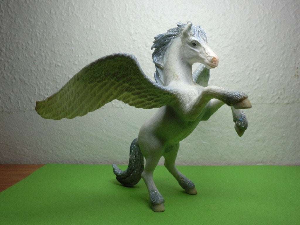 Schleich 70202 pegasus, dierfiguur, Verzamelen, Ophalen of Verzenden, Gebruikt, Paard, Beeldje of Figuurtje