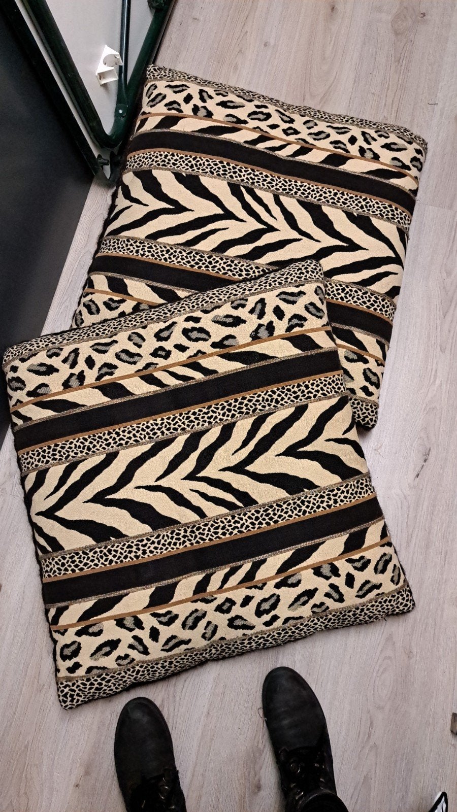 woonkussens groot zebra print, Huis en Inrichting, Bruin, Vierkant, Ophalen of Verzenden, Zo goed als nieuw