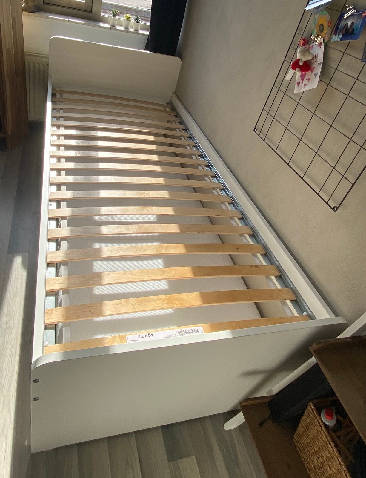 1-persoonsbed 90x200, Huis en Inrichting, Slaapkamer | Bedden, Ophalen, 90 cm, Eenpersoons, Wit