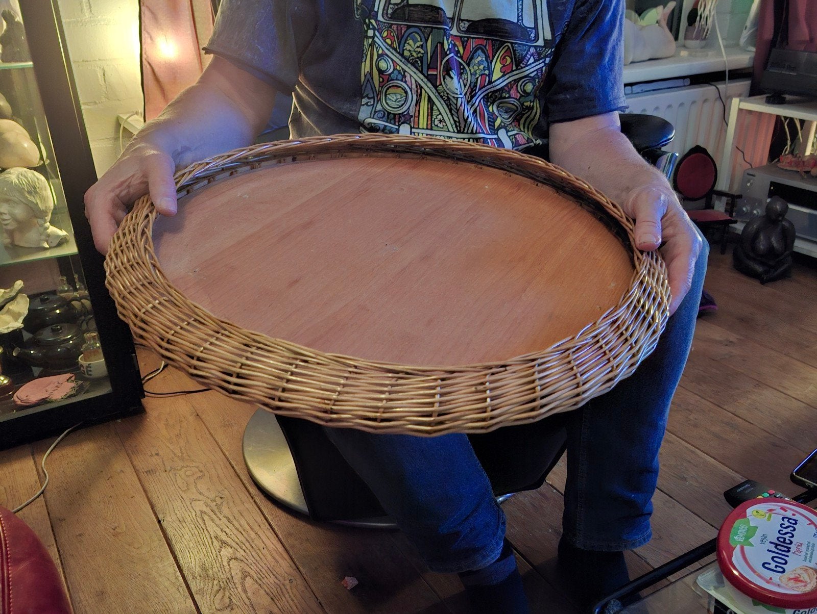 Retro dienblad groot 54 cm, Huis en Inrichting, Gebruikt, 50 tot 100 cm, Rond, Overige houtsoorten