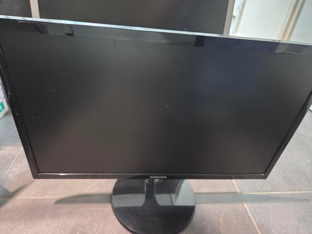 Gebruikt Samsung scherm - Ideaal voor thuis of kantoor, Ophalen, Gebruikt, HDMI, Full HD