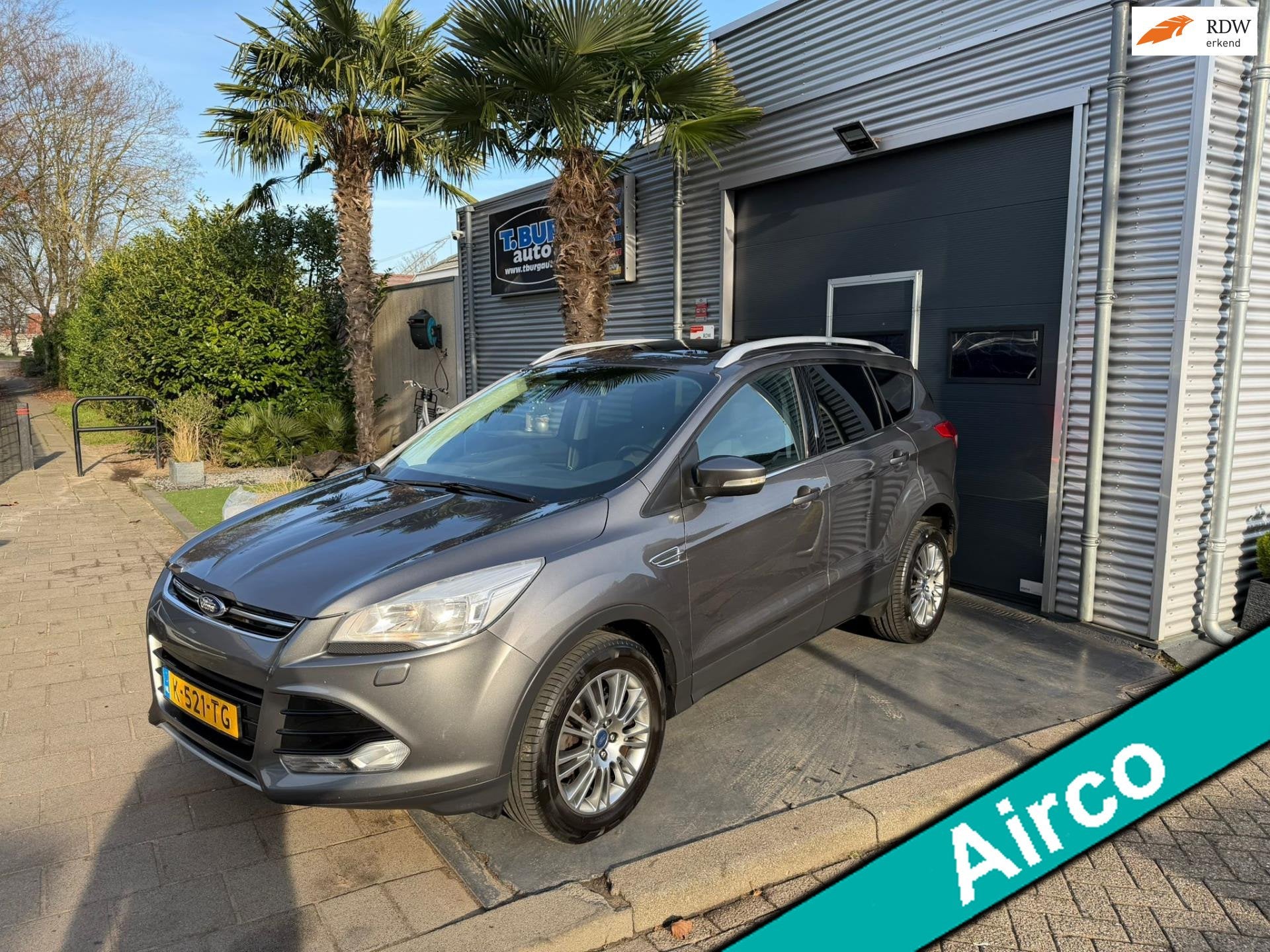 Ford Kuga 1.6 Titanium AIRCO ECC Pano Dak Vele Extra's, Voorwielaandrijving, 15 km/l, Gebruikt, Zwart