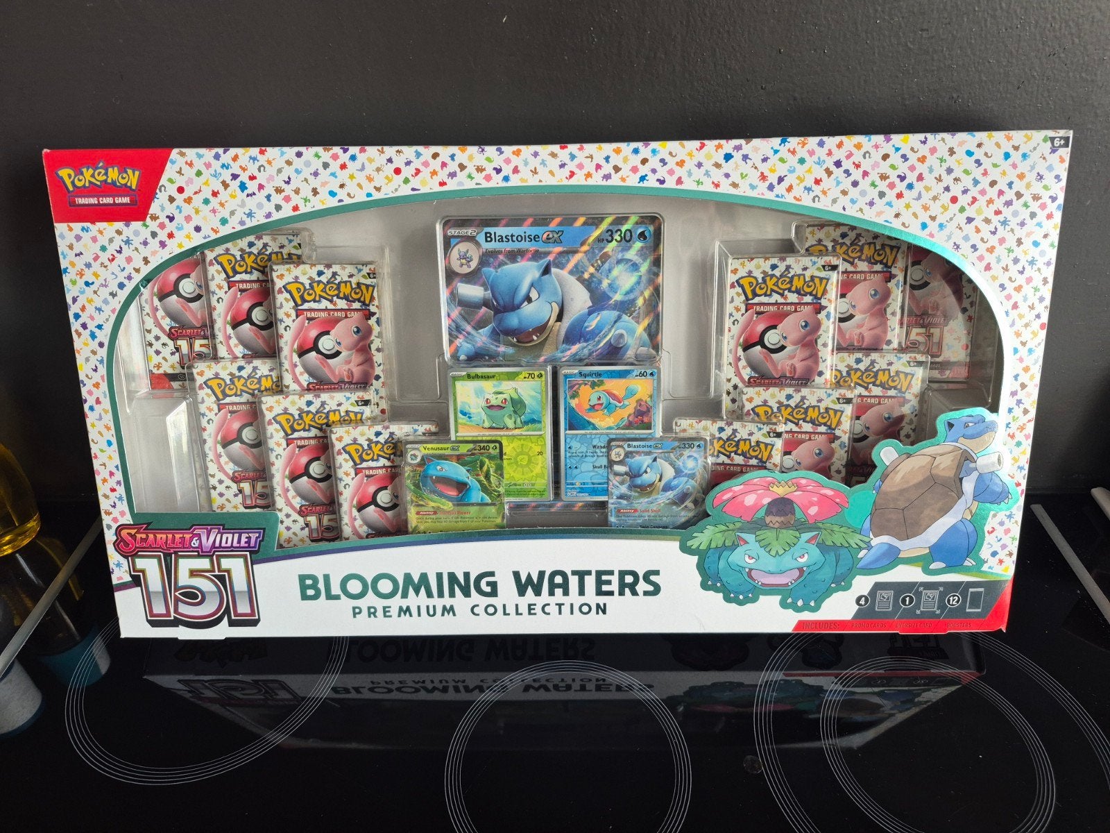 Pokémon 151 Blooming Waters Premium Collection, Hobby en Vrije tijd, Verzamelkaartspellen | Pokémon, Ophalen of Verzenden, Nieuw