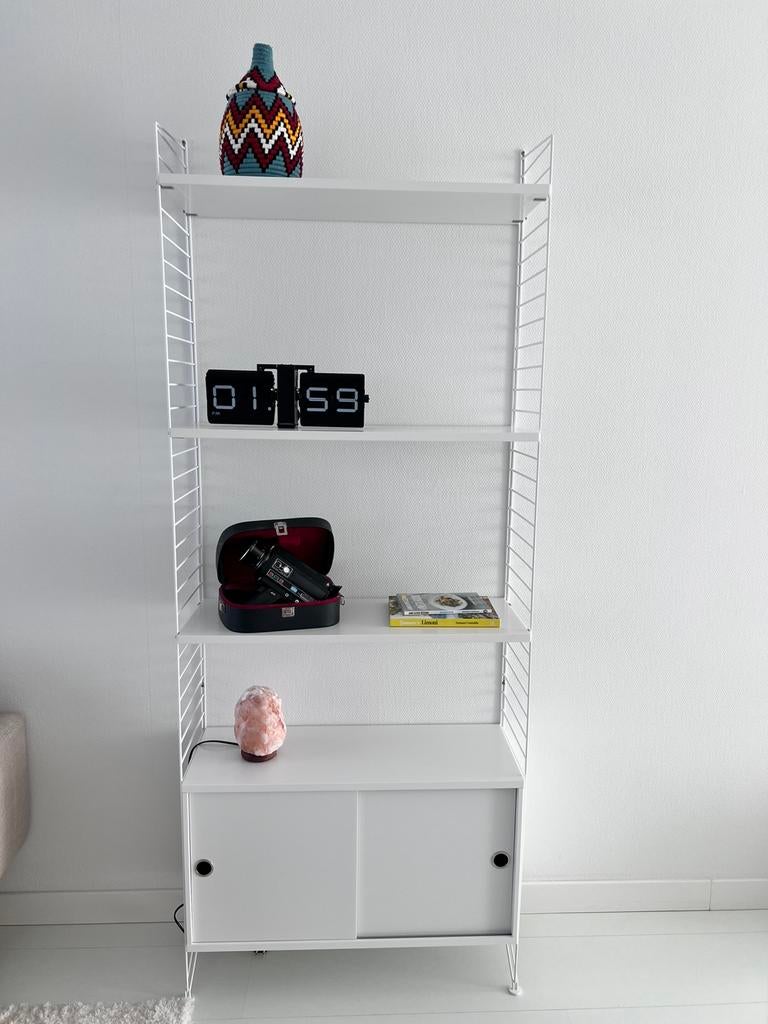 String Furniture Hoge kast - wit, Huis en Inrichting, Kasten | Stellingkasten, Zo goed als nieuw, Ophalen