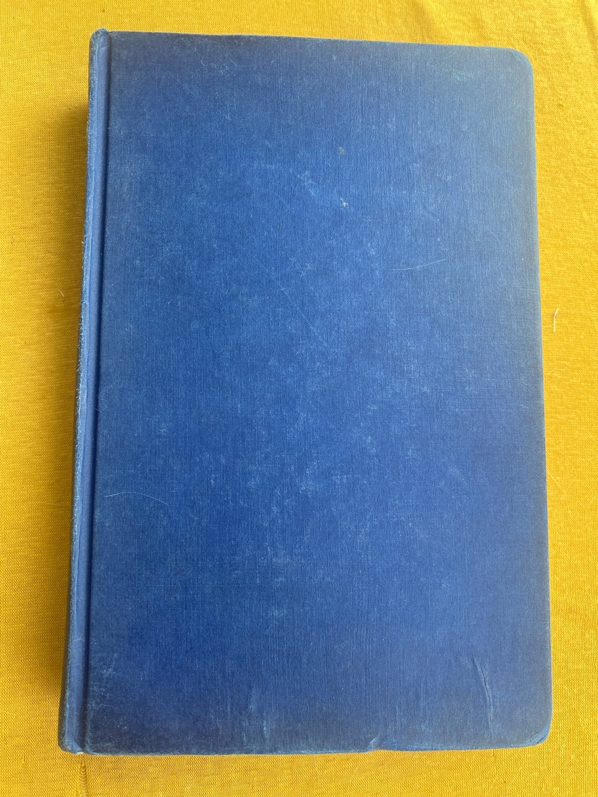 Murat Isik - Wees Onzichtbaar (Hardcover), Boeken, Ophalen of Verzenden, Gelezen, Nederland