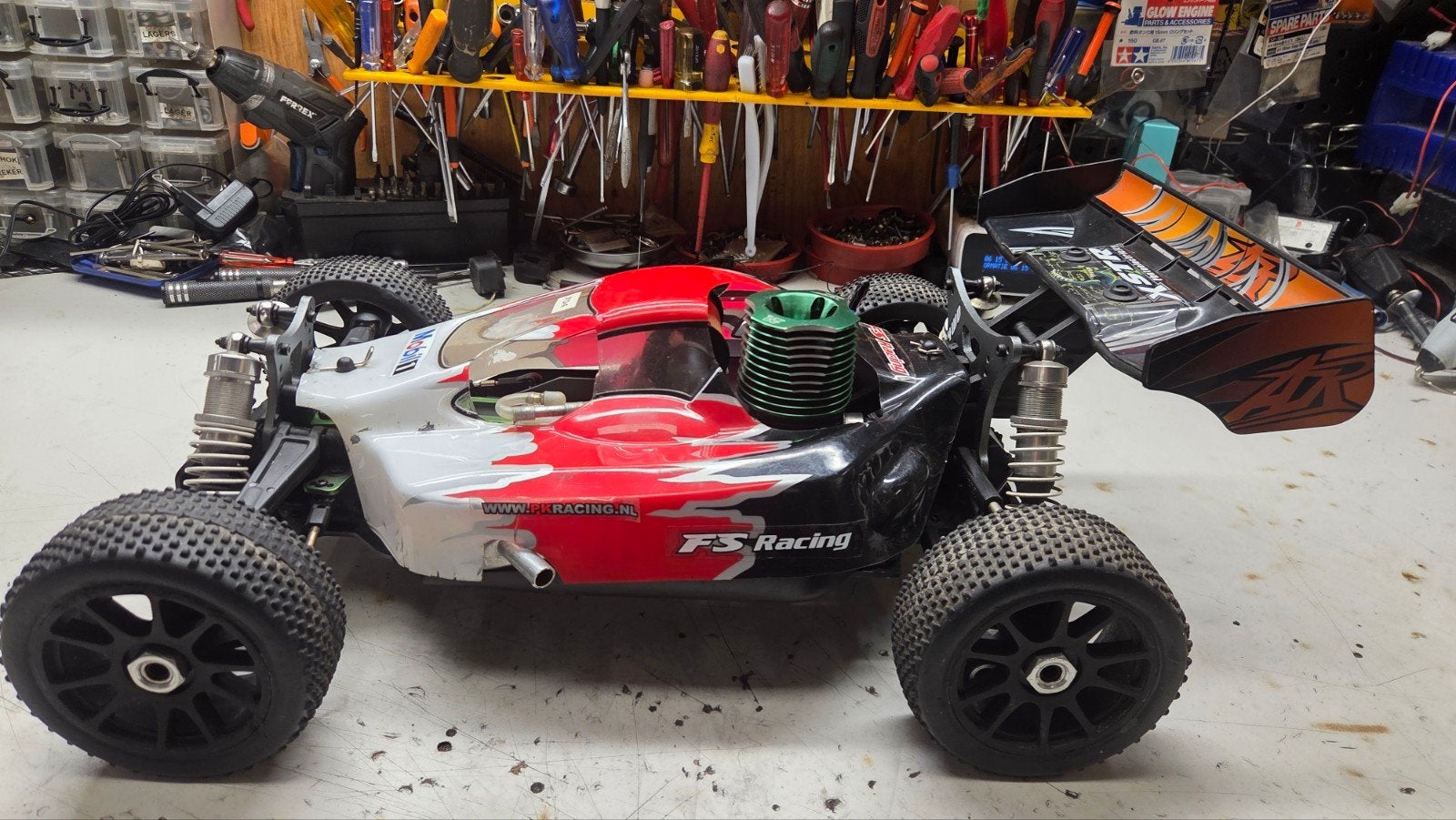 Te koop mooie ansman virus, Hobby en Vrije tijd, Gebruikt, Ophalen of Verzenden, Auto onroad, Schaal 1:8