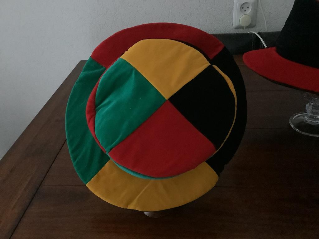 ( Tovenaars). HOED.      FLUWEEL.    nieuw!, Verzenden, Nieuw