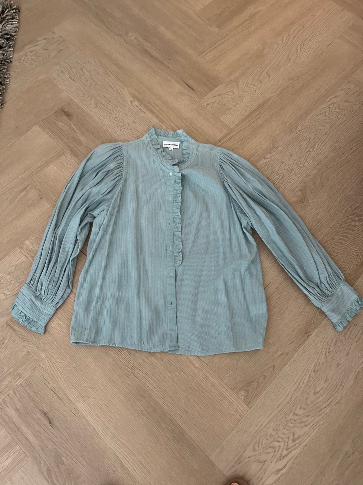 Antik Batik blouse met ruches - Maat L/42, Ophalen of Verzenden, Zo goed als nieuw, Maat 42/44 (L), Blauw