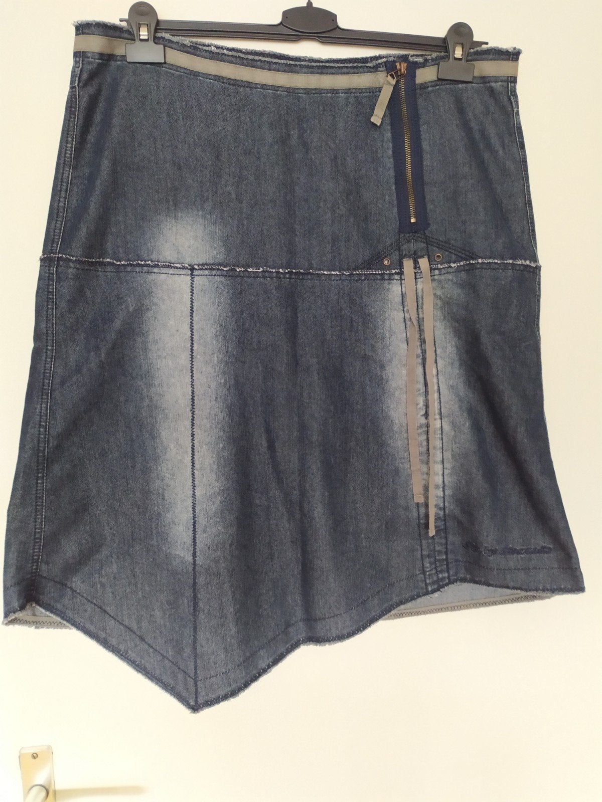 Spijkerrok, asymmetrisch model, Staccato, maat 44, Kleding | Dames, Rokken, Blauw, Maat 42/44 (L), Ophalen of Verzenden, Gedragen