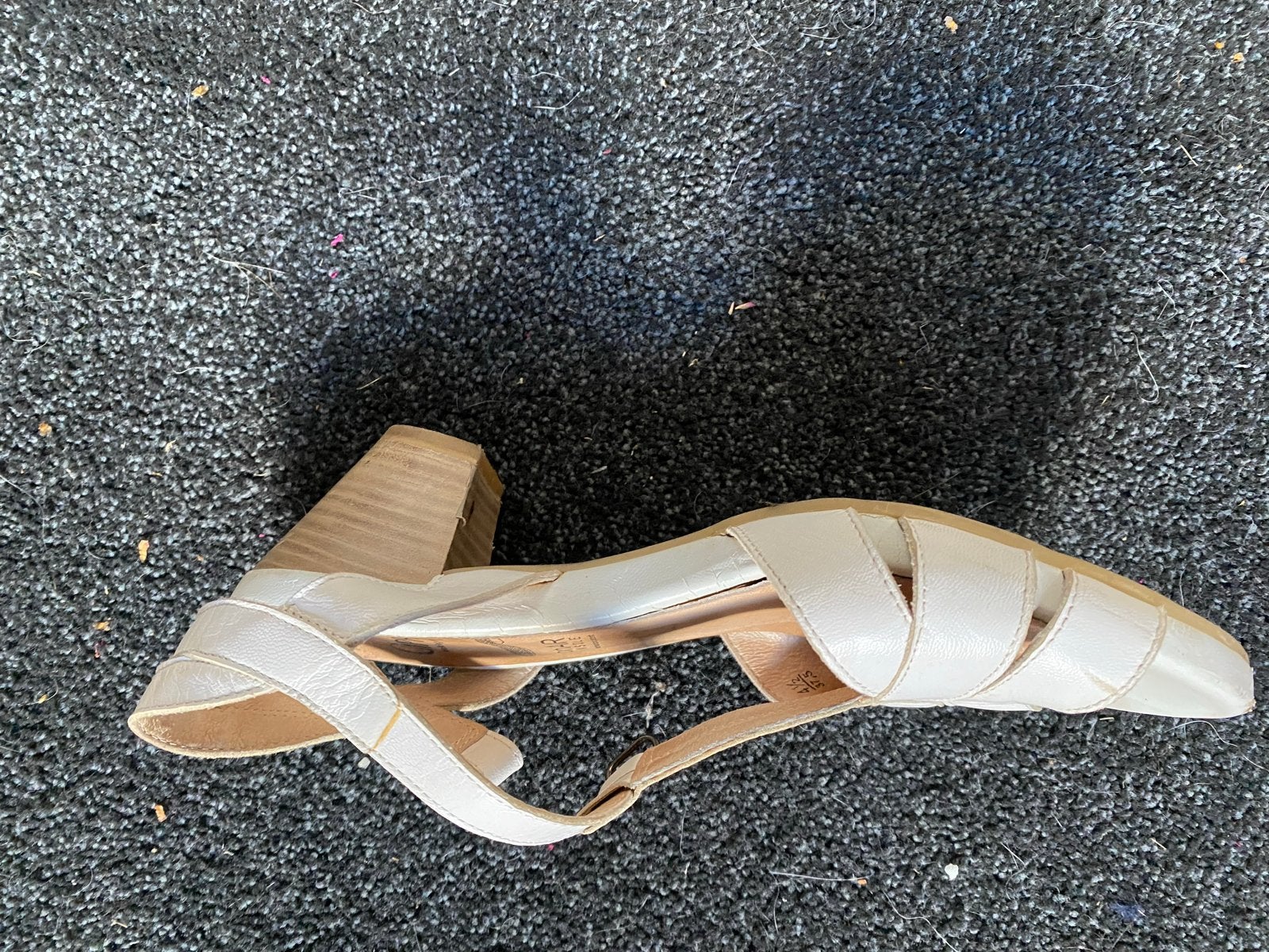 Caprice Sandalen - Comfortabele en stijlvolle zomerschoenen, Kleding | Dames, Schoenen, Verzenden, Zo goed als nieuw, Beige, Sandalen of Muiltjes