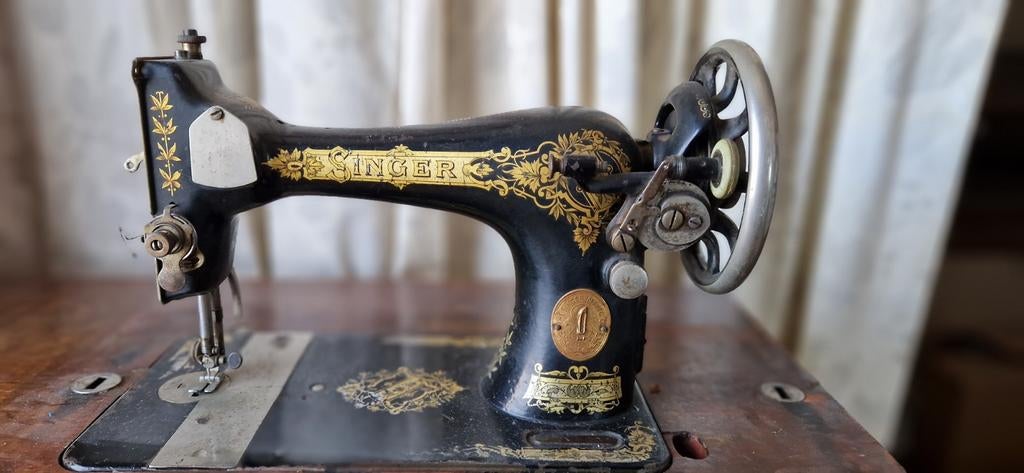 Antieke Singer trapnaaimachine (model 27) met onderstel, Antiek en Kunst, Antiek | Naaimachines, Ophalen