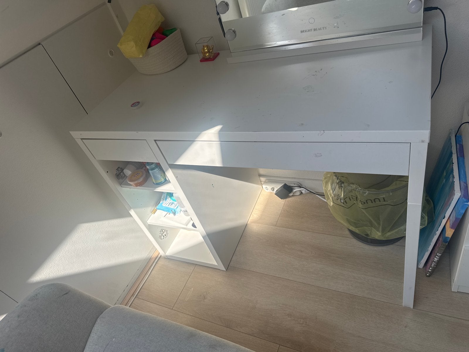 2 GRATIS IKEA bureaus - goede staat, lichte gebruikssporen, Ophalen, Opbergruimte, Gebruikt, IKEA