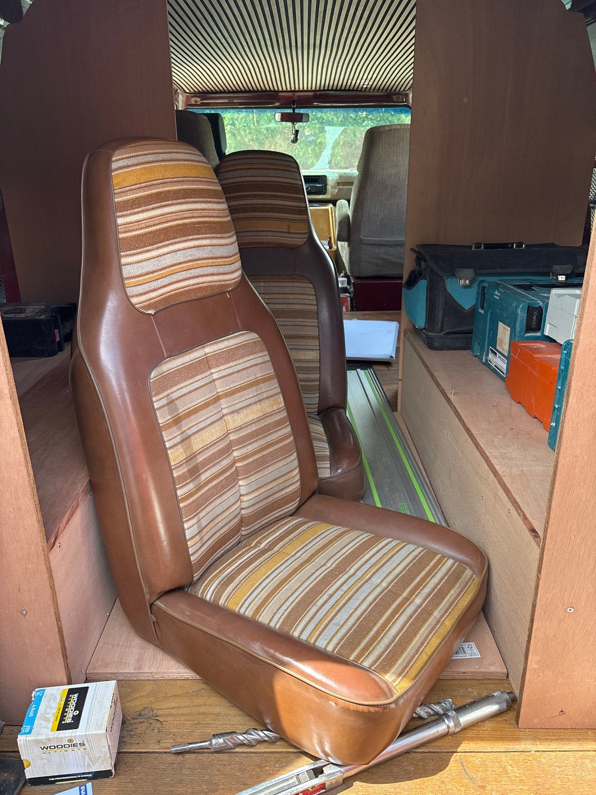 Chevy van g20 Vintage bruine autostoelen met streepmotief, Auto-onderdelen, Interieur en Bekleding, Ophalen, Gebruikt, Universele onderdelen