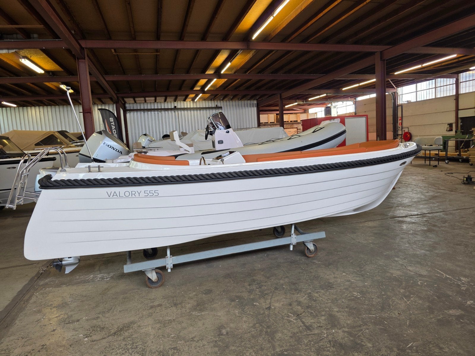 Valory V555 Honda BF10 - overjarig 2021, Watersport en Boten, Tender, 10 pk, Nieuw, 6 m