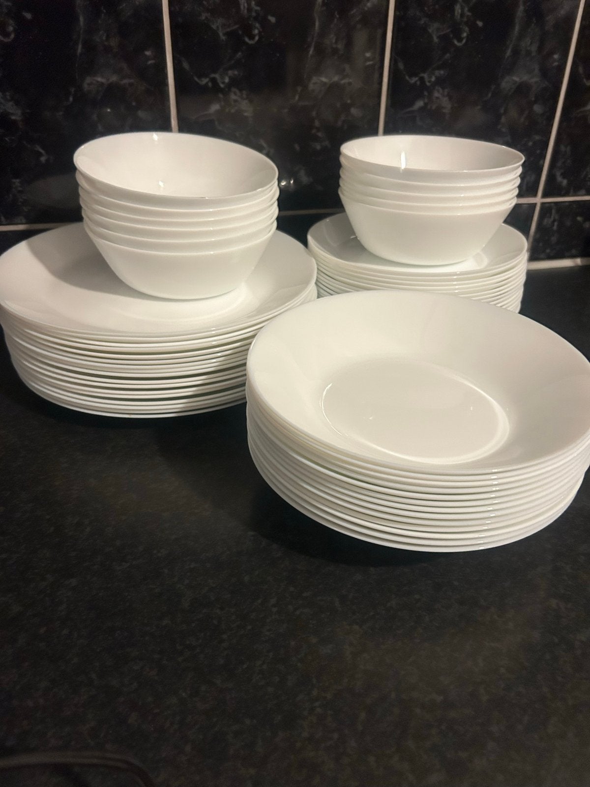 Wit servies: borden en kommen (gebruikt), Huis en Inrichting, Keuken | Servies, Ophalen, Gebruikt, Keramiek, Bord(en)