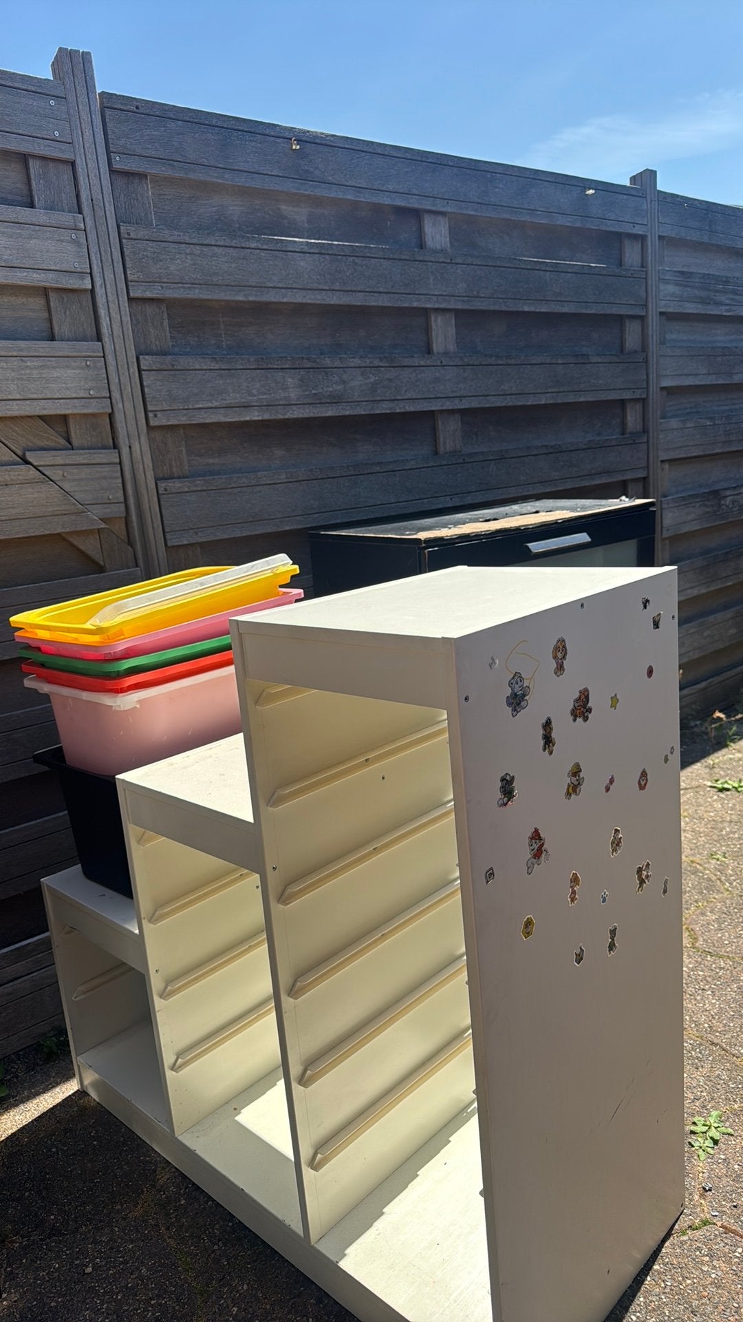 Speelgoed / Opbergkast MOET WEG, Tuin en Terras, Bergingen en Tuinkasten, Ophalen of Verzenden, Zo goed als nieuw, Kunststof, Overige typen