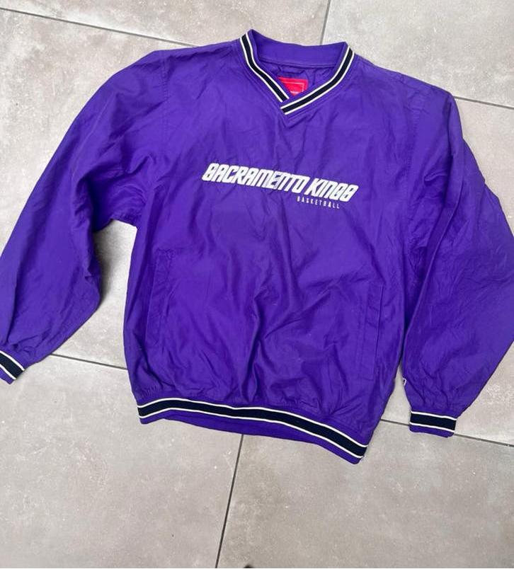 SACRAMENTO KINGS BASKETBAL VINTAGE 90 / 00 PAARS PULLOVER L, Maat 52/54 (L), Paars, Overige typen, Ophalen of Verzenden