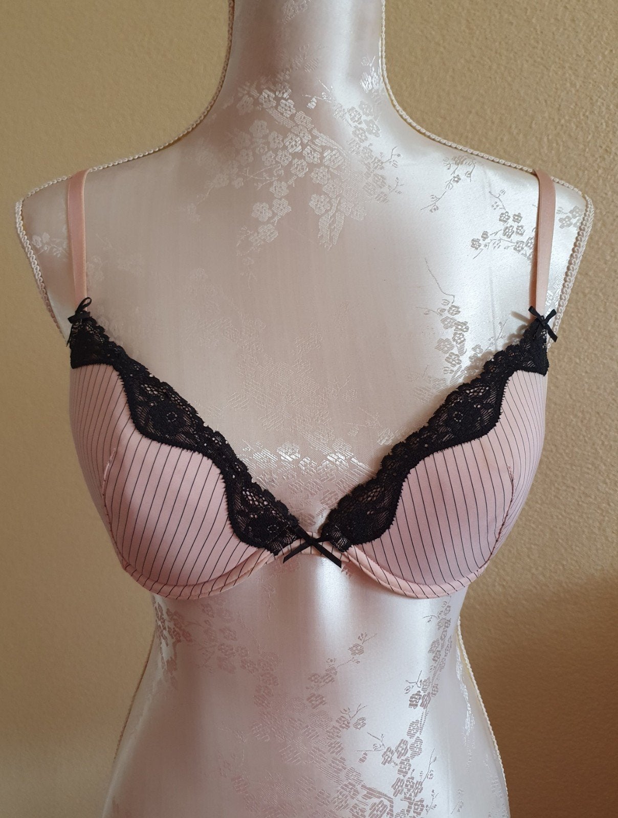 H&M Lichtroze Zwart Kanten Push-up BH - 80B, H&M, Ophalen of Verzenden, Roze, BH