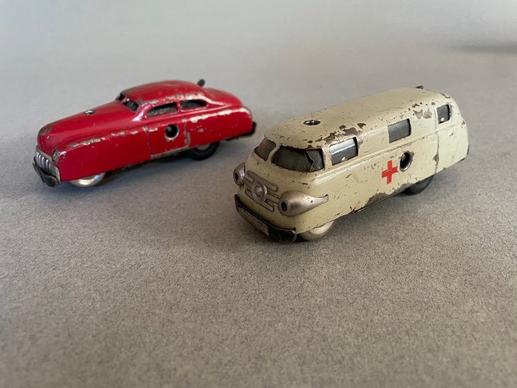 Twee oude bespeelde Schuco auto's uit de jaren '50/ '60, Antiek en Kunst, Ophalen of Verzenden