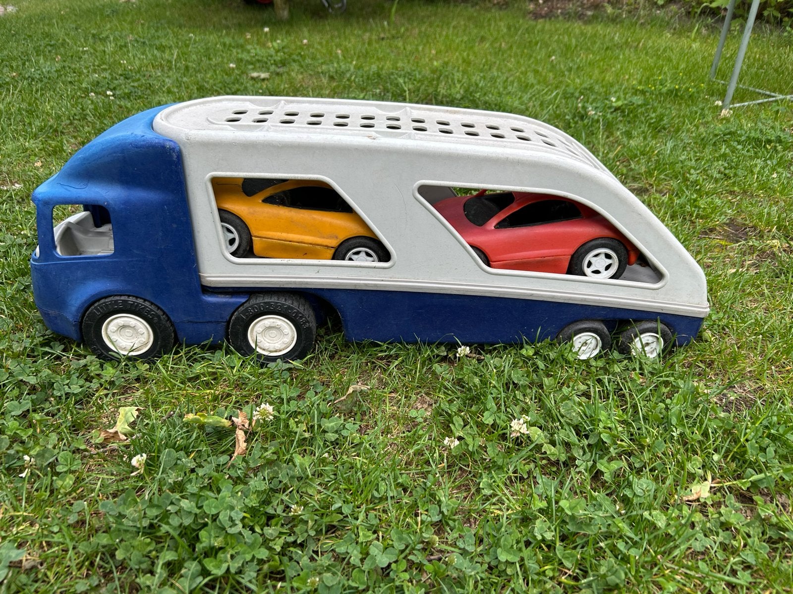 Little Tikes Autotransporter met 2 auto's, Kinderen en Baby's, Speelgoed | Speelgoedvoertuigen, Ophalen, Gebruikt