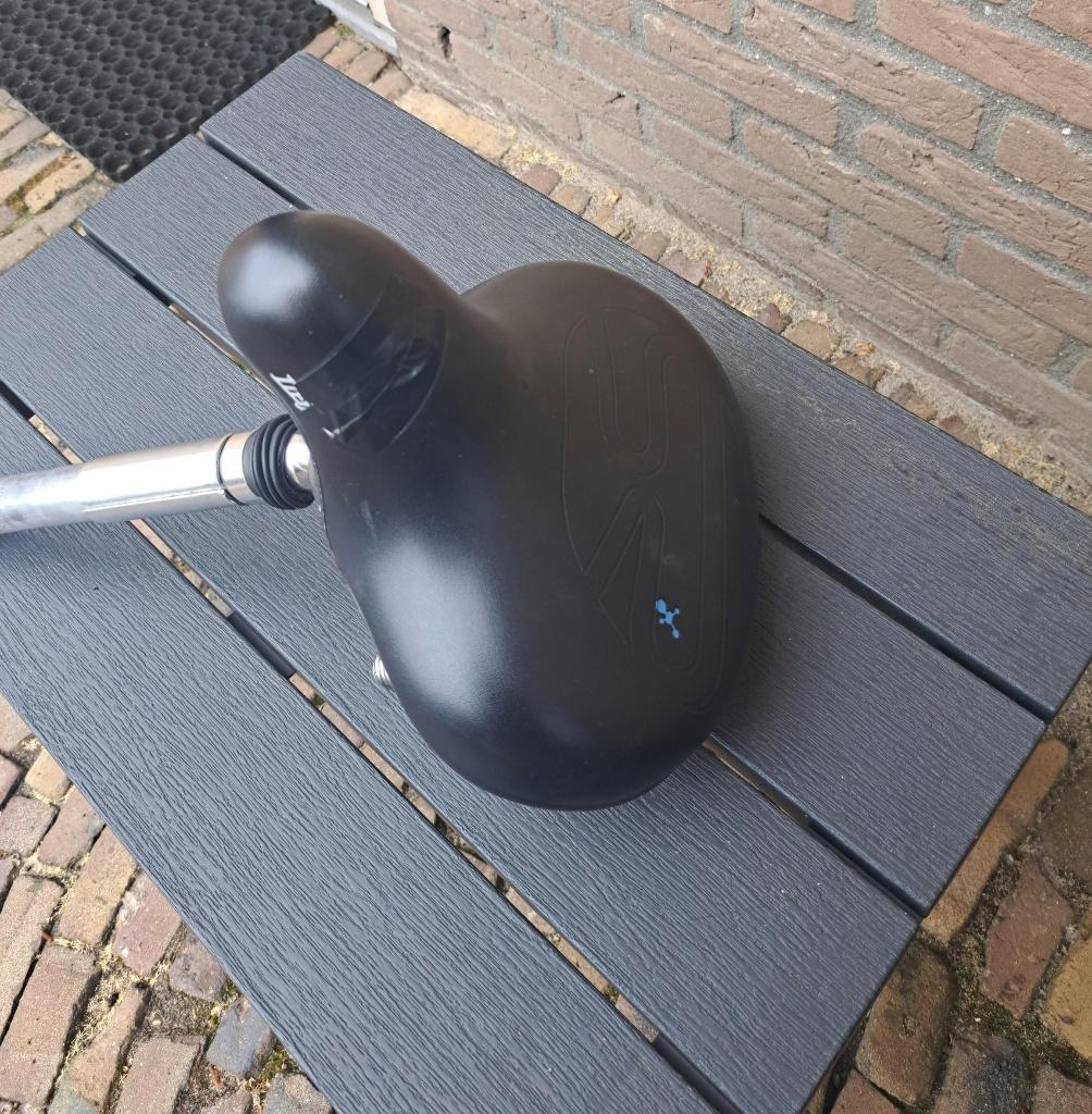 Fietszadel met beschermhoes, Ophalen, Gebruikt, Toerfiets, Zadel