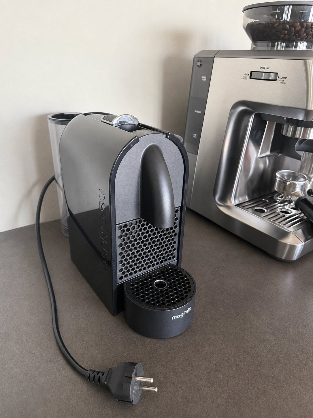 Nespresso Magimix UM130 - Compact koffieapparaat, Espresso apparaat, Ophalen of Verzenden, Zo goed als nieuw, 1 kopje