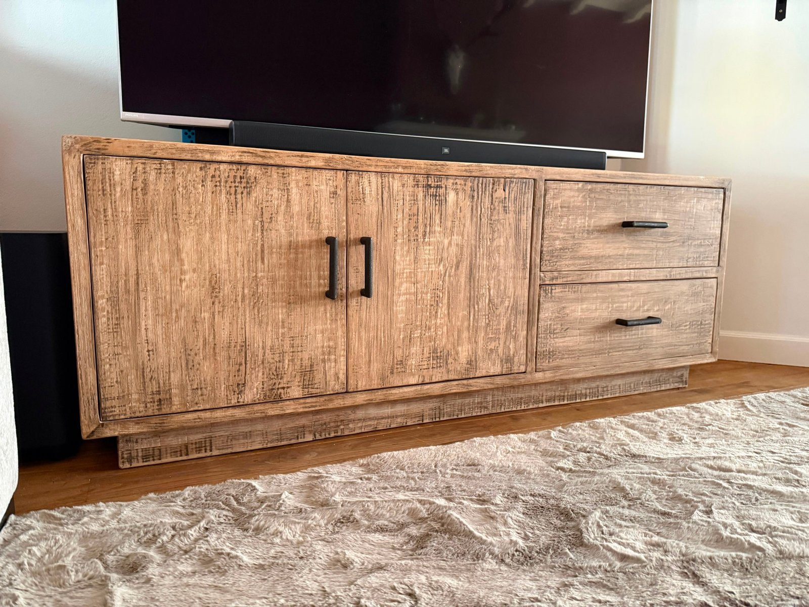 Robuuste massief houten tv-kast - Zo goed als nieuw, Ophalen, 150 tot 200 cm, Zo goed als nieuw, Minder dan 100 cm