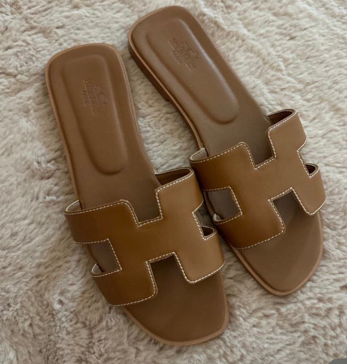 Hermès Oran Slippers – Gloednieuw, Ophalen of Verzenden, Zo goed als nieuw
